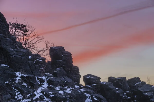 Sonnenaufgang Auf Boren Hill Der Nähe Von Bilina Stadt Winter — Stockfoto