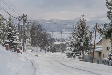 Yol Doğu Slovakya kar soğuk sabah Dubovica Köyü