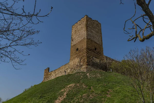 Zamek Gleichen w Niemczech z błękitnym niebem na wiosnę — Zdjęcie stockowe