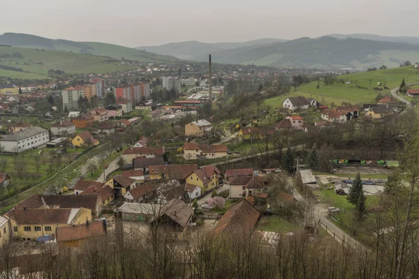 Pohled z hradu Brumov v jarním oblačním dnu na Moravě — Stock fotografie