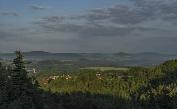 Outlook a közelben Ceska Kamenice város Nemzeti Park — Stock Fotó