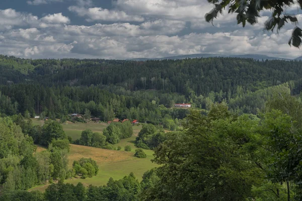 Pohled z hradu pecka v horkém letním dnu — Stock fotografie