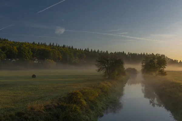 Sunrise over river Blanice in south Bohemia in autumn nice morning — Stock Photo, Image