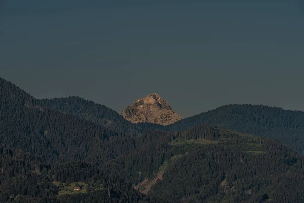Grote Heuvels Italië Van Tabor Berg Zomer Zonnige Mooie Ochtend — Stockfoto