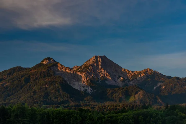 Roter Mittagskogel Sommer Frischer Blauer Himmel Morgen — Stockfoto