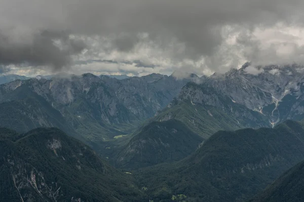 Blick Nach Slowenien Vom Weg Zum Mittagskogel Bei Trübem Sommertag — Stockfoto