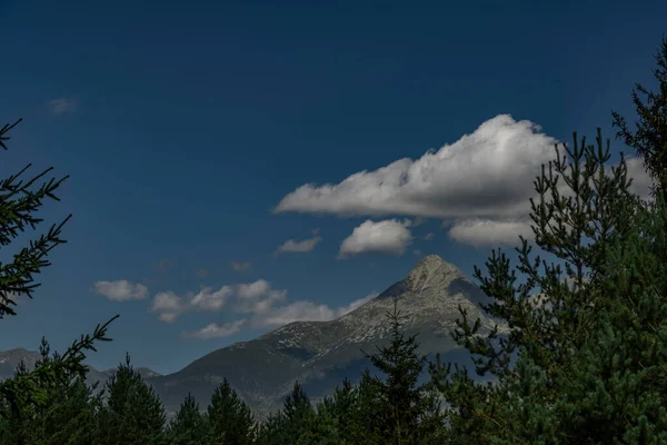 Colline Rocciose Vysoke Tatry Montagne Slovacchia Estate Giornata Soleggiata Cielo — Foto Stock