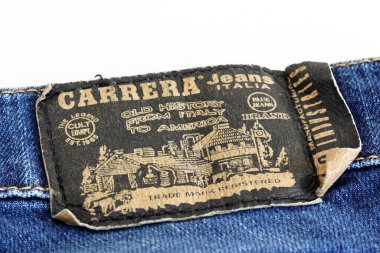 Roma, İtalya - 12 Eylül 2025: Carrera Jeans 717 Slim Fit, İtalyan kot markası 1965 yılında Verona 'da kuruldu