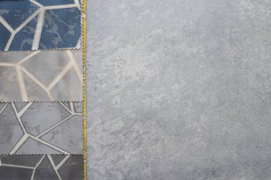 Renkli perde kumaş örnekleri. Birden çok renk kumaş doku seçimi kumaşlar iç dekorasyon için örnekler. Perdeler, tül ve mobilya döşeme