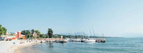 Padenghe Del Garda Domenica Settembre 2019 Marina Bagnanti Sulle Rive — Foto Stock