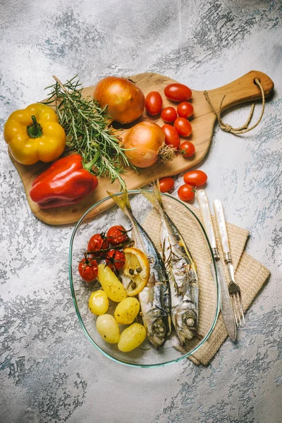 Mackerel Cooked Oven Potatoes Cherry Tomatoes Glass Plate Vegetables Wooden — Stock Photo, Image