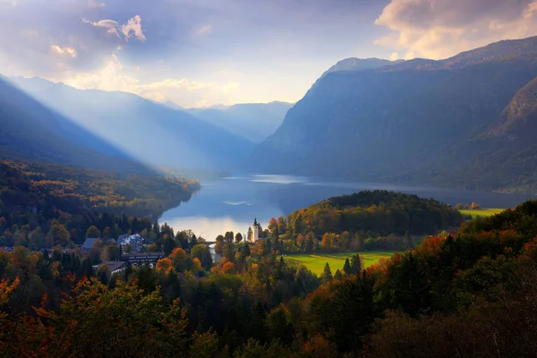 Lago Bohinj Cerkev Janeza Krstnika Alpes Julianos Eslovenia Paisaje Eslovenia — Foto de Stock