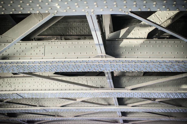 Konstrukcja stalowa mostu zwodzony pod mostem, Sankt Petersburg, Rosja — Zdjęcie stockowe