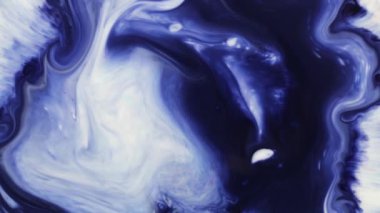 Soyut Renkli Boya Mürekkebi Patlaması Psikedelik Patlama Hareketi. yumuşak renkler, soyut kompozisyon. Mavi mermer zemin ile akrilik dokusu 