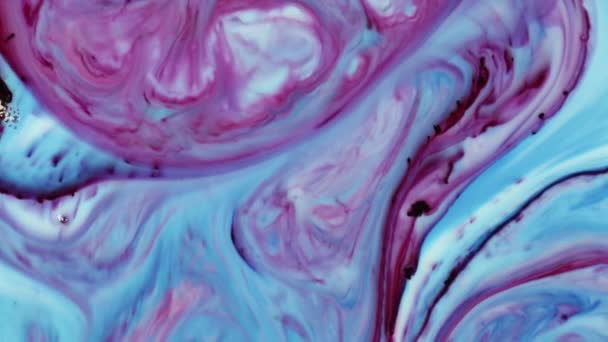 色彩斑斓的油漆水墨爆炸扩散心理爆破运动 柔和的颜色 抽象的构图 蓝宝石背景的丙烯酸质感 — 图库视频影像
