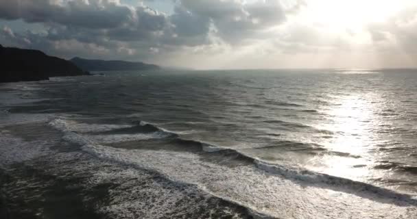 Las Olas Lavan Suavemente Playa Luego Retroceden Medida Que Pone — Vídeos de Stock