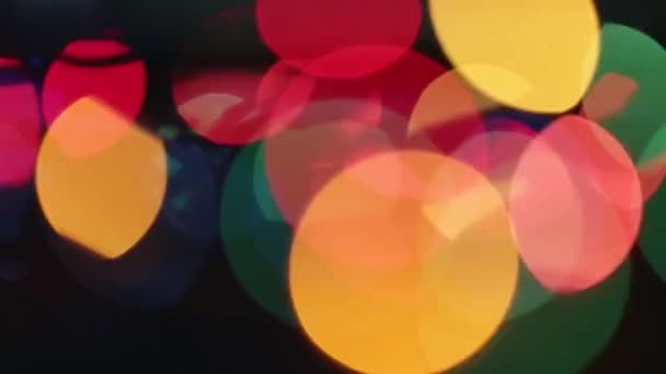 用新年灯光的概念模糊了音乐灯光的背景 搬家派对和圣诞灯 — 图库视频影像