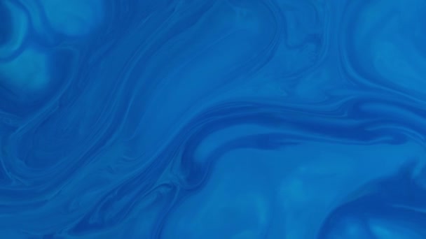 抽象的なカラフルなペイントインク拡散サイケデリックブラスト運動を爆発させます 柔らかい色抽象的な構成です 青の大理石の背景を持つアクリルテクスチャ — ストック動画