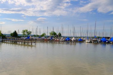 Morbisch 'te tekneler.