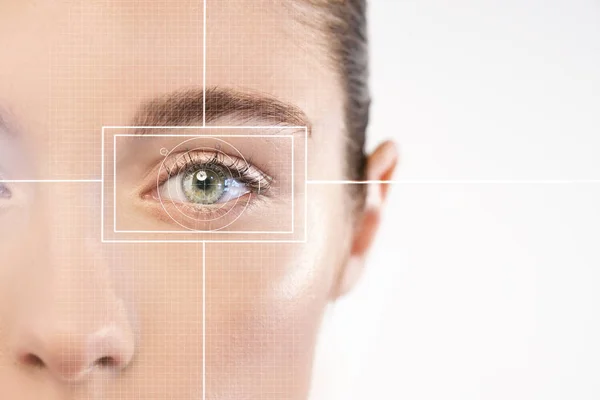 部分观点白种人妇女面孔 全息图技术扫描面孔 — 图库照片