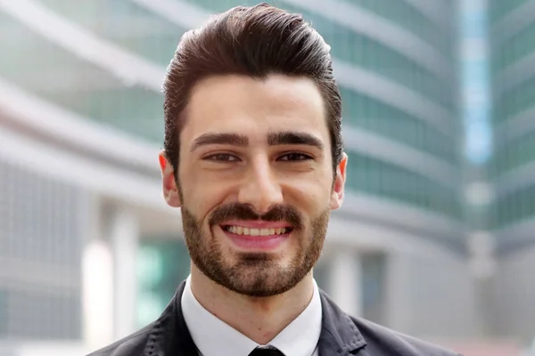 Retrato Homem Negócios Terno Gravata Feliz Sorridente Olhar Para Câmera — Fotografia de Stock