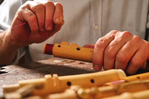 Flute Maker Builds Sweet Flutes Crosspieces Made Exclusively Hand Precious — Stock Photo, Image
