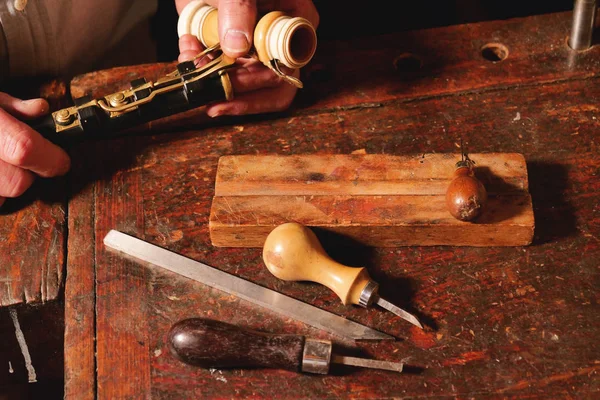 Flute Maker Builds Sweet Flutes Crosspieces Made Exclusively Hand Precious — Stock Photo, Image