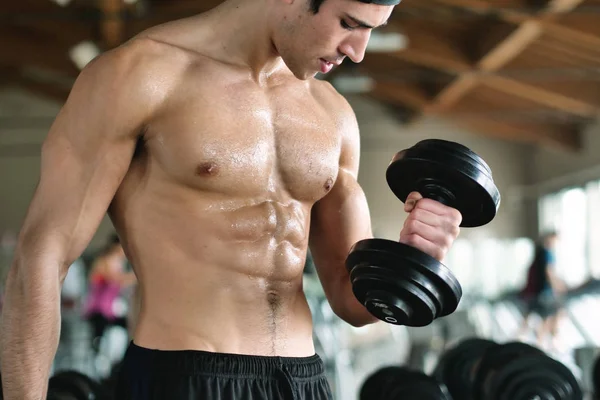 Ragazzo Senza Maglietta Palestra Allena Suo Corpo Rimanere Forma Hanno — Foto Stock