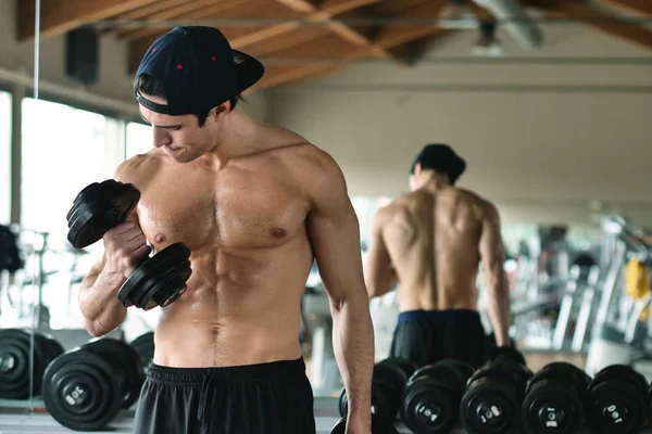 Ein Hemdloser Typ Fitnessstudio Trainiert Seinen Körper Fit Bleiben Und — Stockfoto