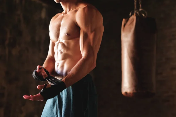 Vue Partielle Sportif Debout Sac Boxe Abdomen Abdominaux — Photo