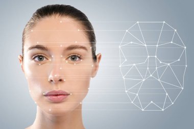 Fütüristik ve teknolojik yüz tanıma ve taranan kişi için güzel bir kadının yüz tarama. Bu kişisel güvenliğinizi sağlamak için hizmet edebilir. Kavramı: gelecek, güvenlik, tarama.