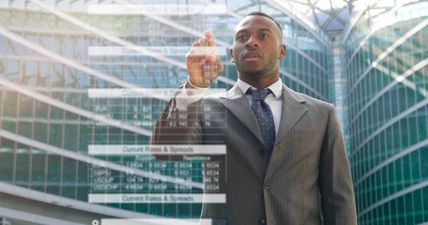 Empresário Afro Americano Tocando Com Ícone Holograma Dedo — Fotografia de Stock