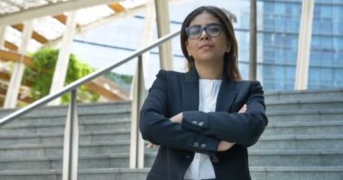 bir genç kariyer mutlu Arap kadın gülümseme. Uluslararası iş kavramı