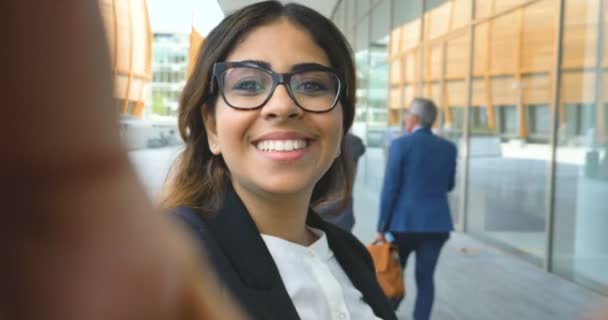 Business Happy Arab Woman Using Technologyfor Connecting People Friends Smiling — Stock Video