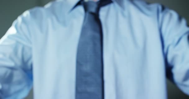 Uomo Affari Giacca Cravatta Con Pezzo Puzzle Bianco Nero Unisce — Video Stock