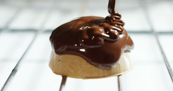 Шоколад Добавлением Десерта — стоковое видео