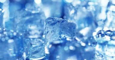 hafif mavi buz su damlaları ile video 