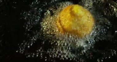 İtalyan arancini Sicilya, tipik geleneksel İtalyan yemeği domates mozzarella peyniri ve pirinç ile yapılan yemek bir şef. Sağlık, İtalyan, diyet, kavramı geleneği, sağlık