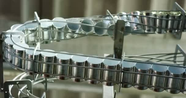 Video Aluminium Burkar Transportband Line Spinning — Stockvideo