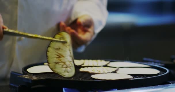 Super Slow Motion Macro Middle Aged Chef Bending Grilled Eggplant — Stock Video