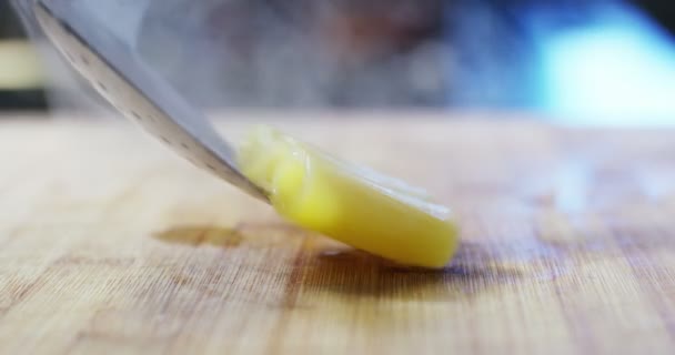 Slowmotion Makro Italiensk Pasta Typiska Kocken Kontrollera Kvalitet Italienska Degen — Stockvideo