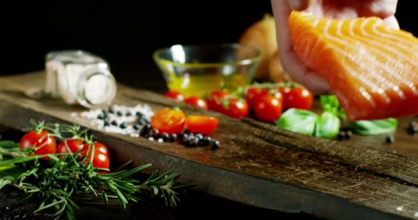 Bella Colorata Composizione Alimentare Italiana Salmone Ingredienti Genuini Freschi Dieta — Video Stock