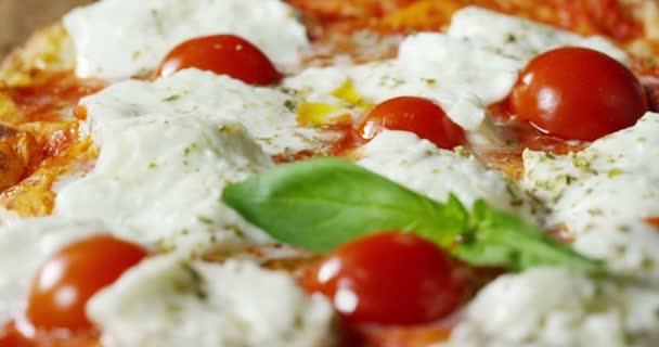 Pizza Alta Calidad Comida Típica Italiana Con Queso Mozzarella Italiano — Vídeos de Stock
