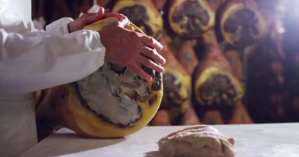 パルマハム プロと歴史の従来の作業工程と本物と健康食品の文化のスローモーション — ストック動画