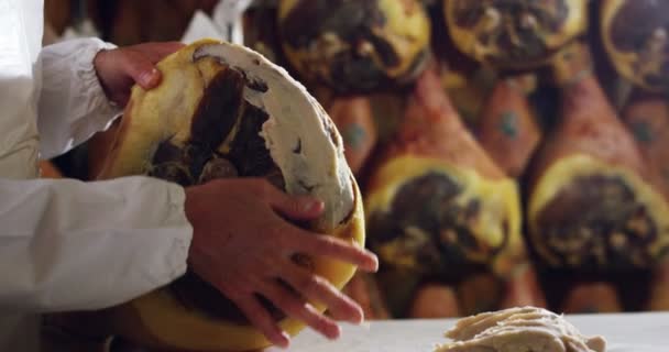 Ralenti Processus Travail Jambon Parme Professionnel Traditionnel Histoire Culture Nourriture — Video