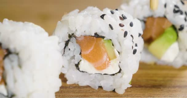 Macro Shot Sushi Sashimi Uramaki Nighiri Prato Típico Japonês Composto — Vídeo de Stock