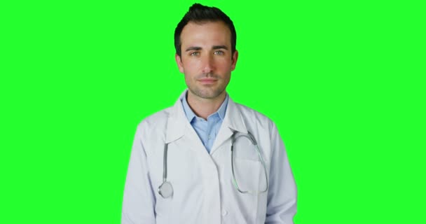 Kaukaski Lekarz Człowiek Stoi Zielonym Tle Ciąży Thumps Się Wideo — Wideo stockowe