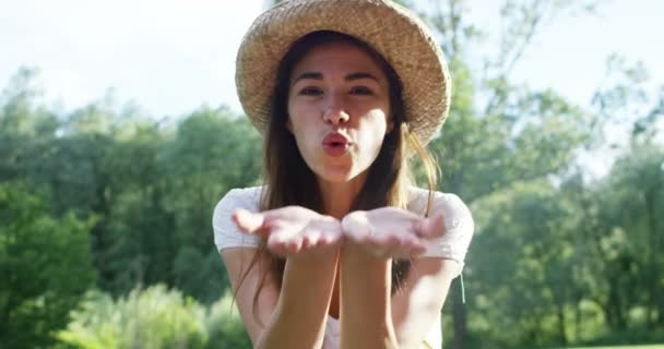 Video Beautiful Woman Summer Hat Blowing Kiss Camera — Stock Video