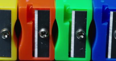 Yeni renkli kalem sharpeners akışına görüntü
