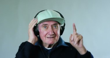 Eski şefkatle 90 camara, eğleniyor, şarkı ve müzik dinleme çift